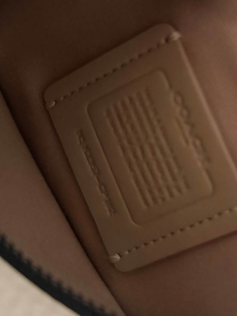 Coach WYATT CROSSBODY IN SIGNATURE CANVAS - Picture 6 of 12